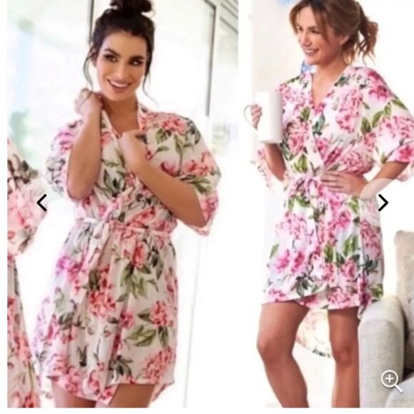 Show Me Your MuMu Brie Rose Print Robe Lightweight Feminine Cottage Swim Cover - Picture 13 of 13